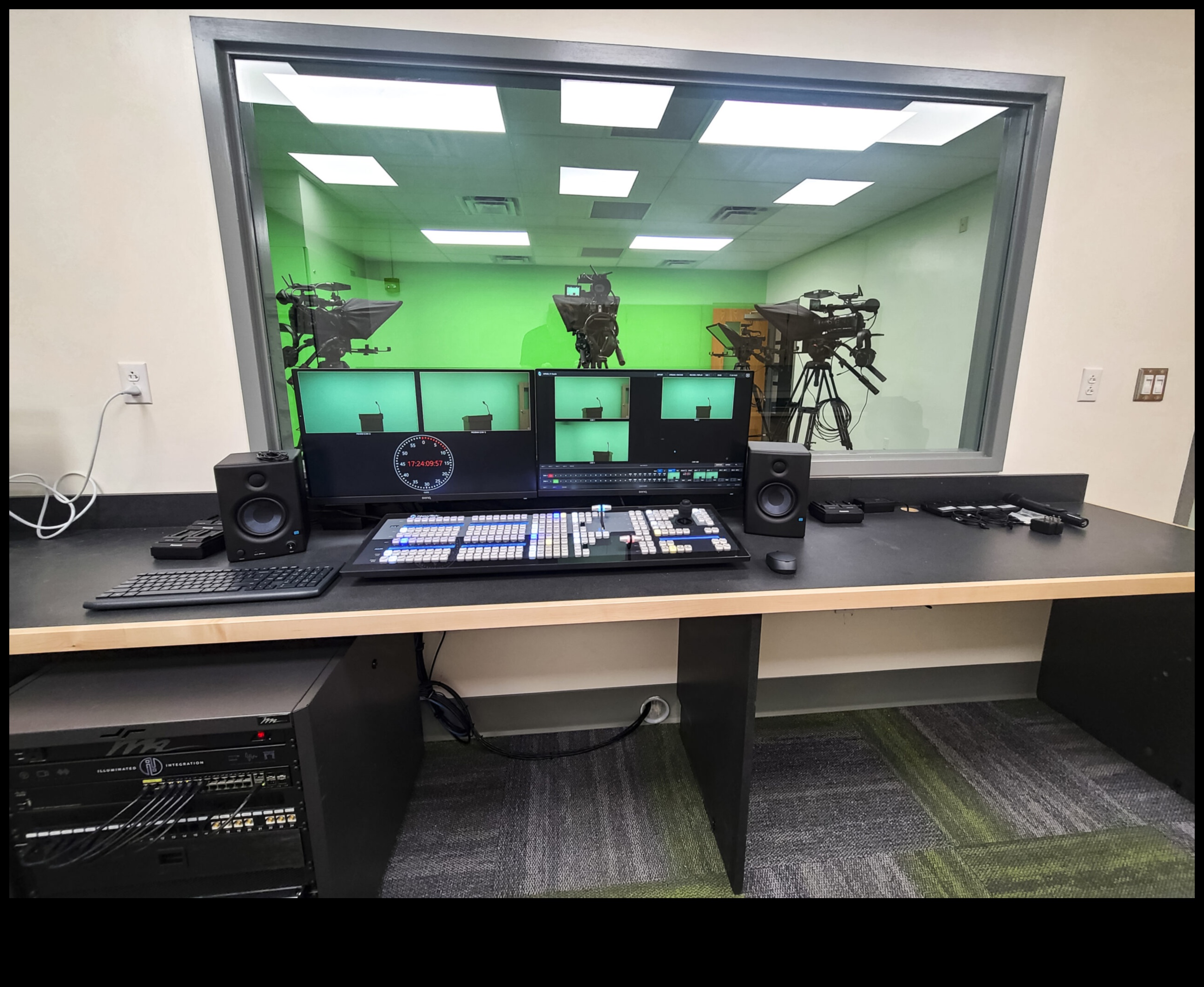 Audio māksla: augstākās klases skaņas sistēmas un elektronika biroja audio