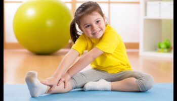 Rotaļīgas kustības: jautri un enerģiski bērnu vingrinājumi