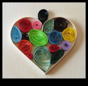 Amatniecība ar Papercraft Quilling Strips: Sarežģītu dizainu izveide